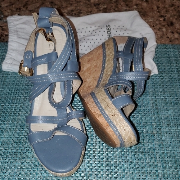 CITY SHOES Blue Strappy Wedge Sandals - Picture 2 of 8
